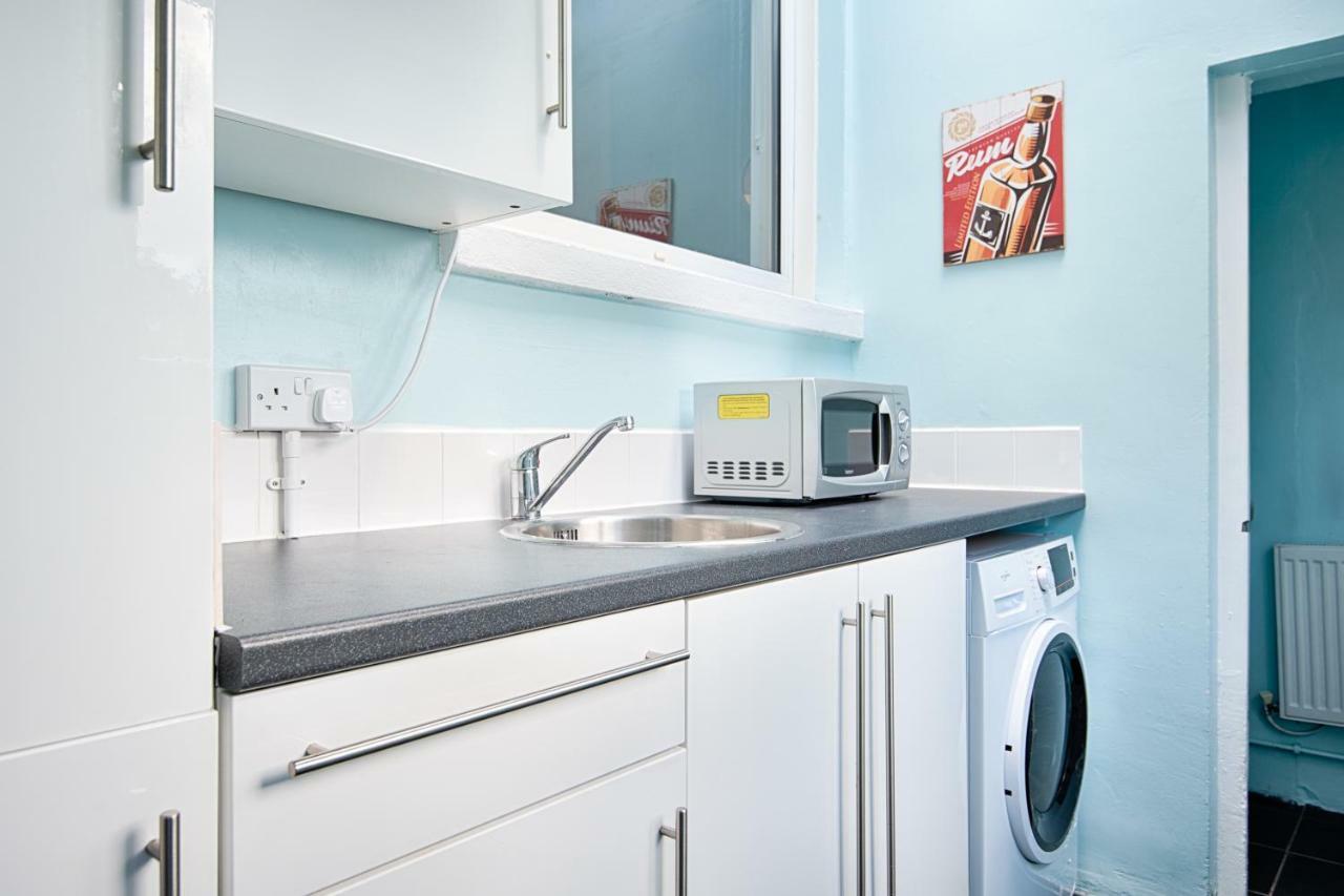 Off Road Parking, Garden, Tv In Every Room Swansea Eksteriør billede