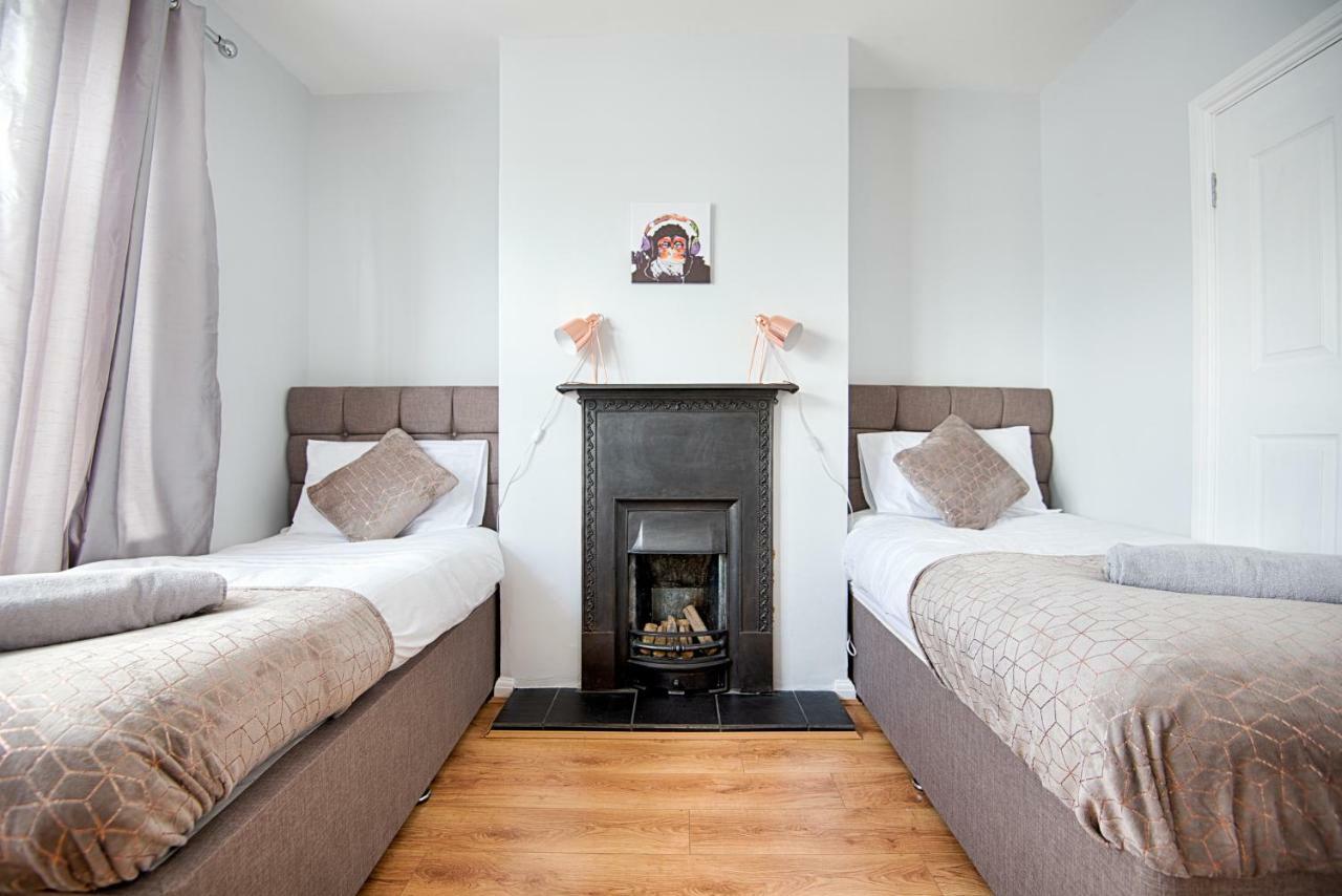 Off Road Parking, Garden, Tv In Every Room Swansea Eksteriør billede