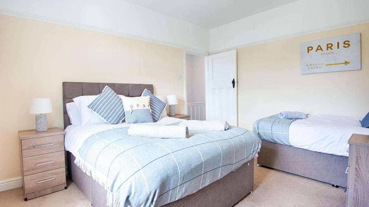 Off Road Parking, Garden, Tv In Every Room Swansea Eksteriør billede