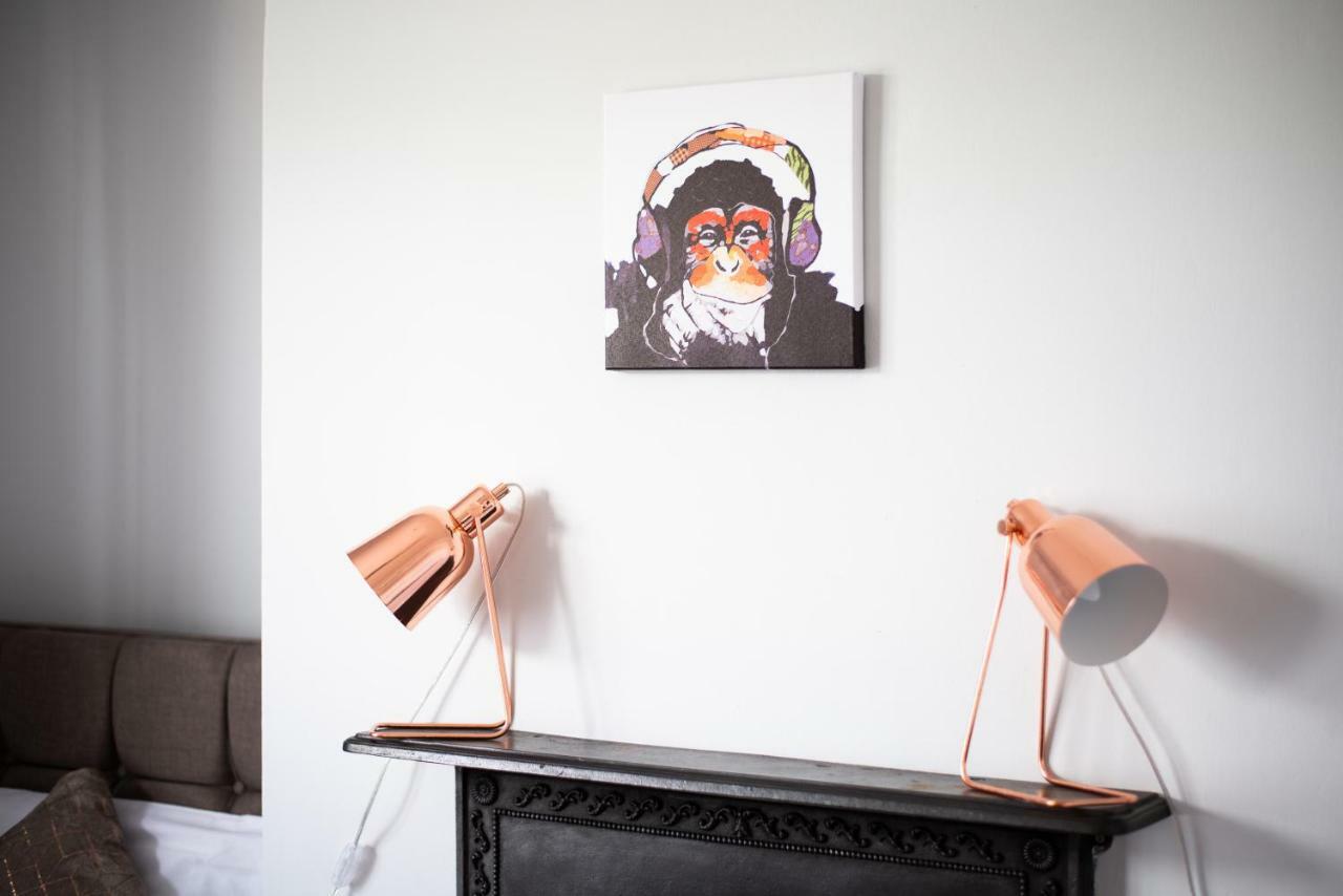 Off Road Parking, Garden, Tv In Every Room Swansea Eksteriør billede