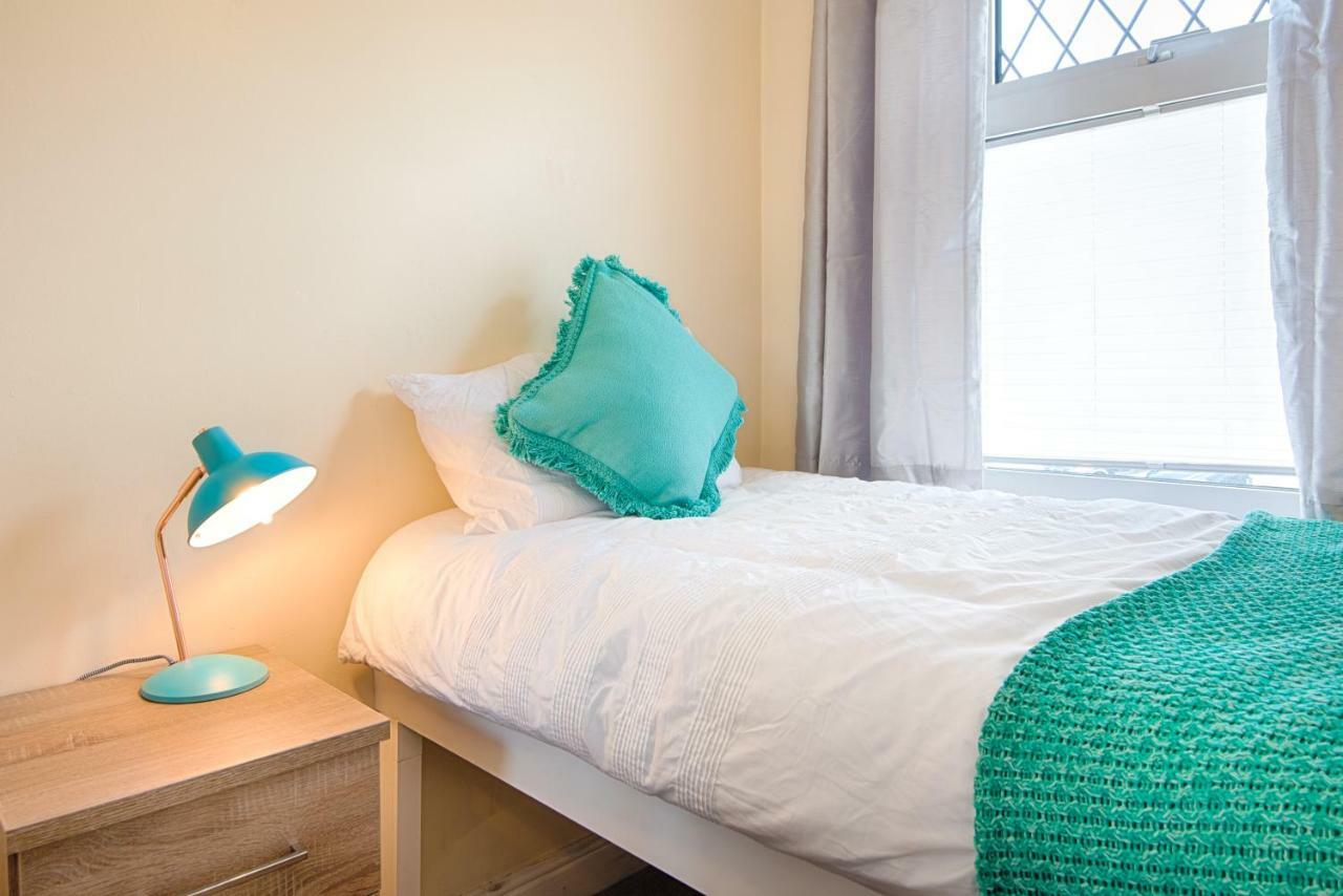 Off Road Parking, Garden, Tv In Every Room Swansea Eksteriør billede
