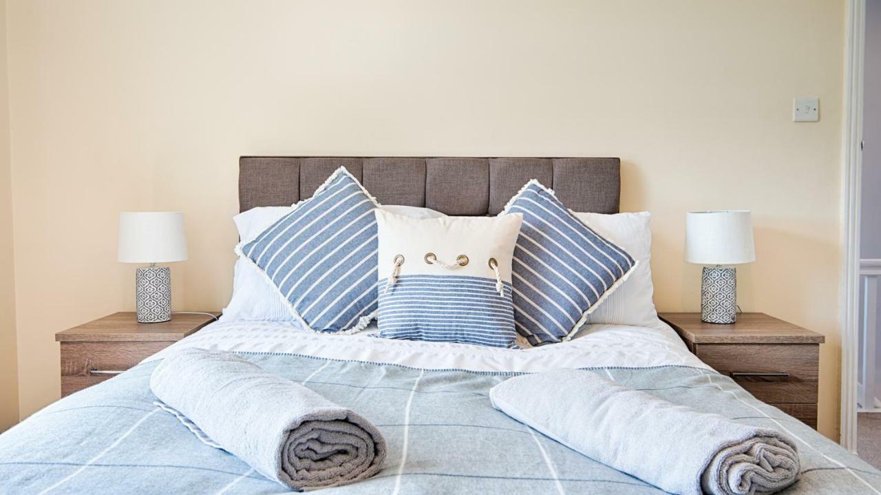 Off Road Parking, Garden, Tv In Every Room Swansea Eksteriør billede