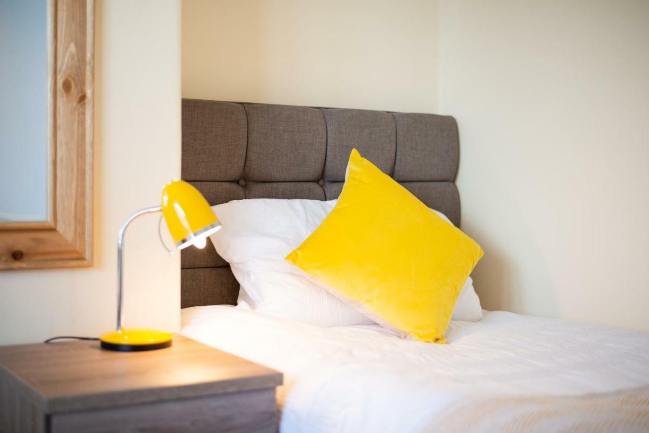 Off Road Parking, Garden, Tv In Every Room Swansea Eksteriør billede